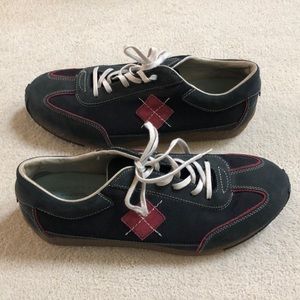 Men’s Medium Brand sneakers